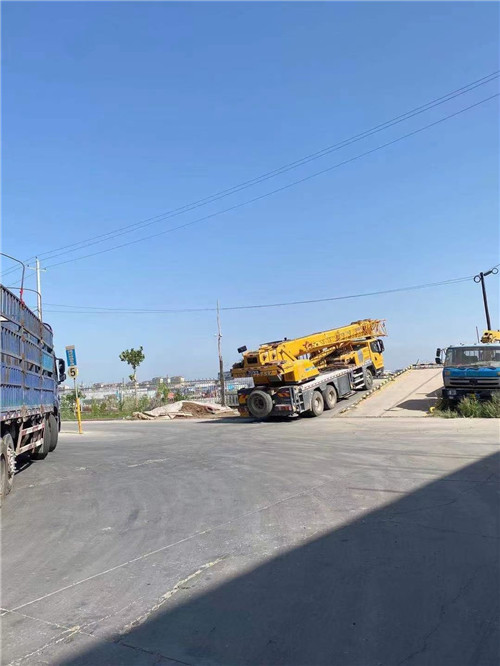 寻甸25吨吊车的租赁价格大概是多少？