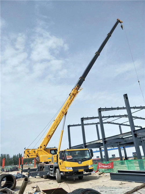 寻甸超高层建筑钢结构吊装案例